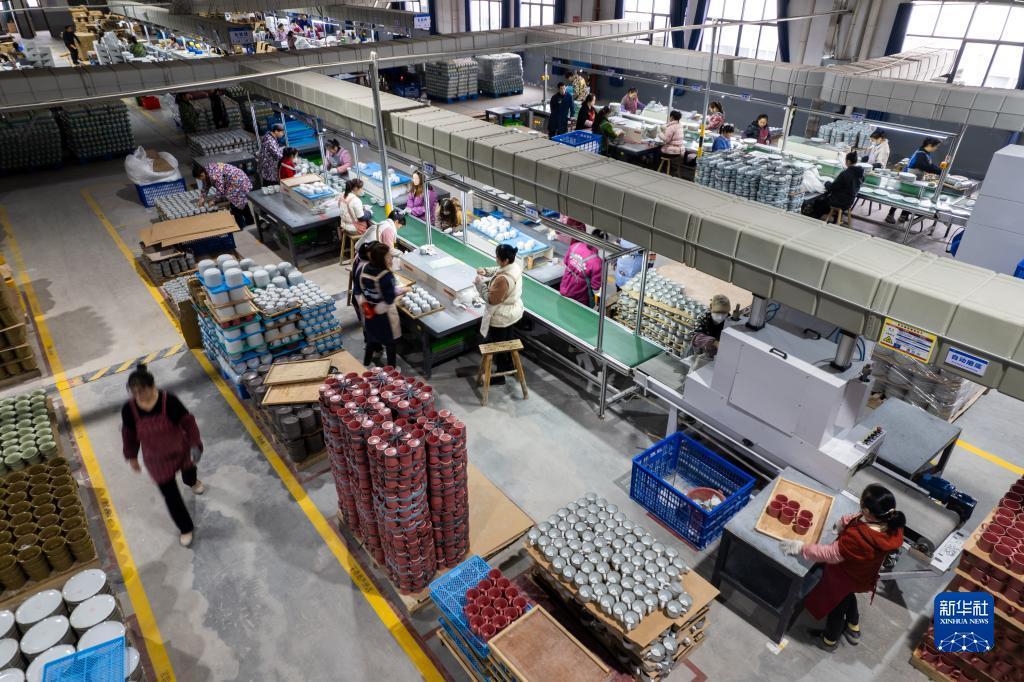 新華全媒+丨湖南醴陵:陶瓷產(chǎn)業(yè)產(chǎn)銷(xiāo)旺